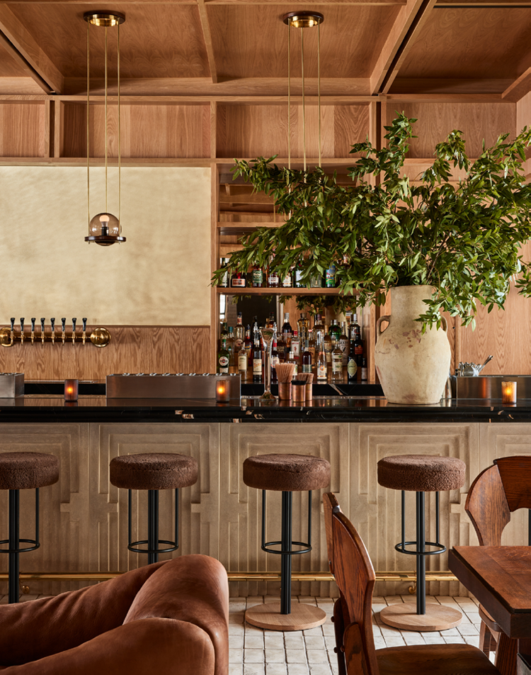 MOLLIE Bar 760x952